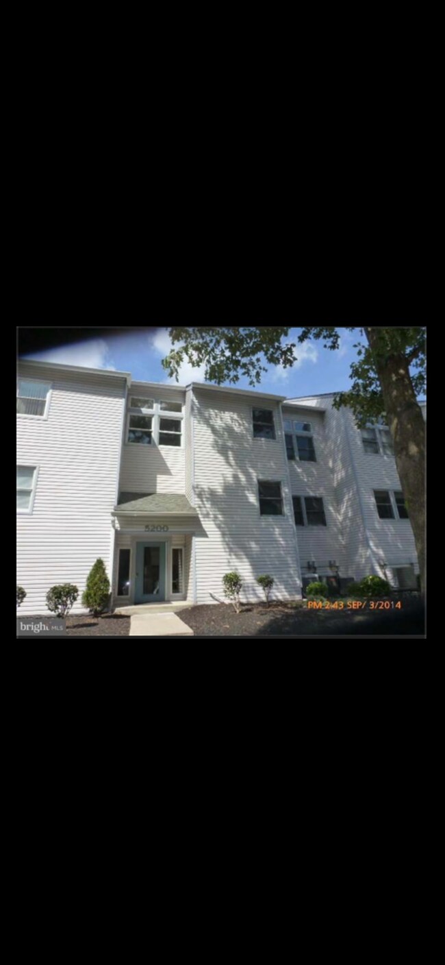 Foto del edificio - 5211 Birch Cir