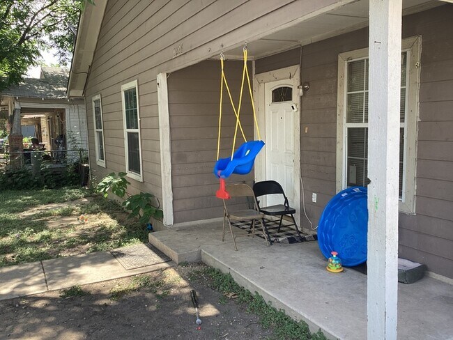 Foto del edificio - 606 S. Chupaderas