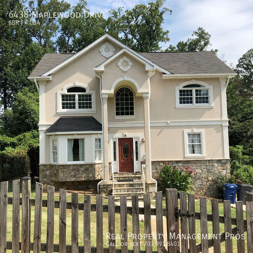 Foto principal - Stunning Sun-Drenched Home, Convenient Fal...