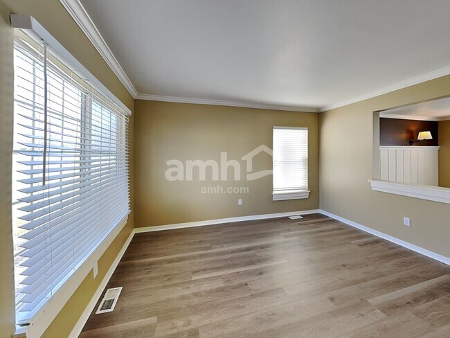 Foto del edificio - 512 Water Wheel Ln