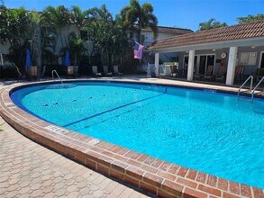 Building Photo - 669 W Oakland Park Blvd