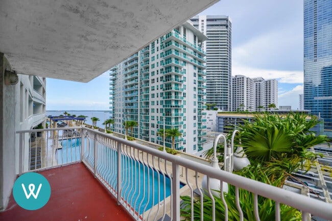 Building Photo - 1200 Brickell Bay Dr