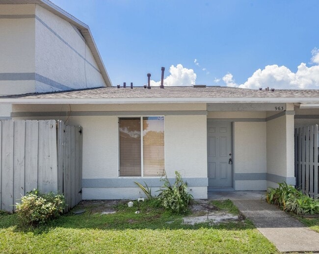 Building Photo - New Winter Garden Rental