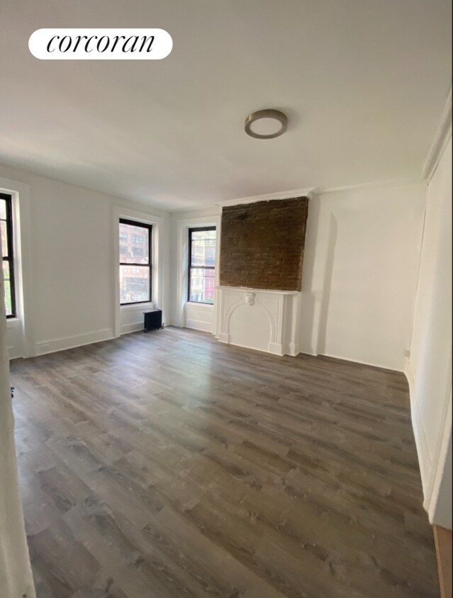 Primary Photo - 251 E 45th St