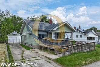Building Photo - 2544 Tyrone St