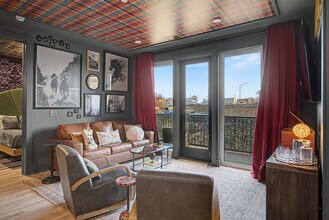 Building Photo - 245 Hermitage Ave