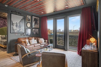 Building Photo - 245 Hermitage Ave