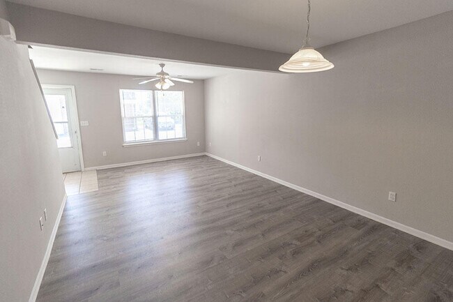 Foto del edificio - 1417 Bodie Dr