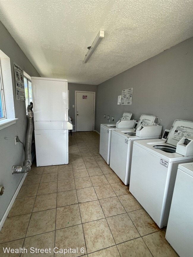 Building Photo - 2 br, 1 bath Apartment - Bridge City Apart...