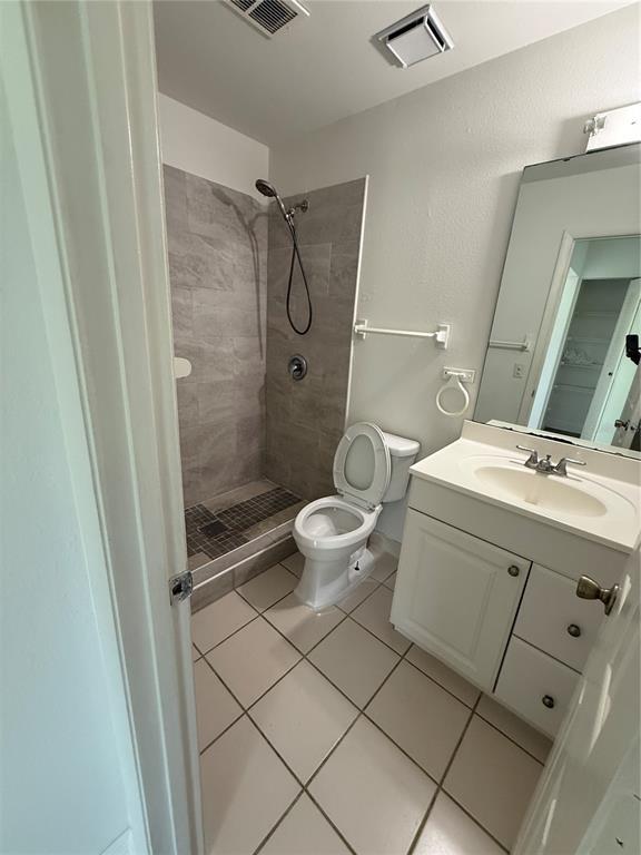 Building Photo - 45 Hickory Track Way