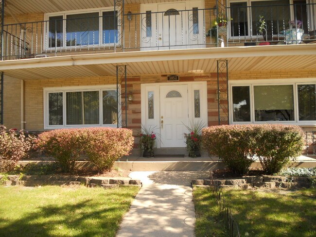 3052 S 83rd St, West Allis, WI 53219 Apartments West