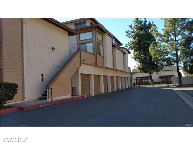 Primary Photo - 5470 Olivewood Ave