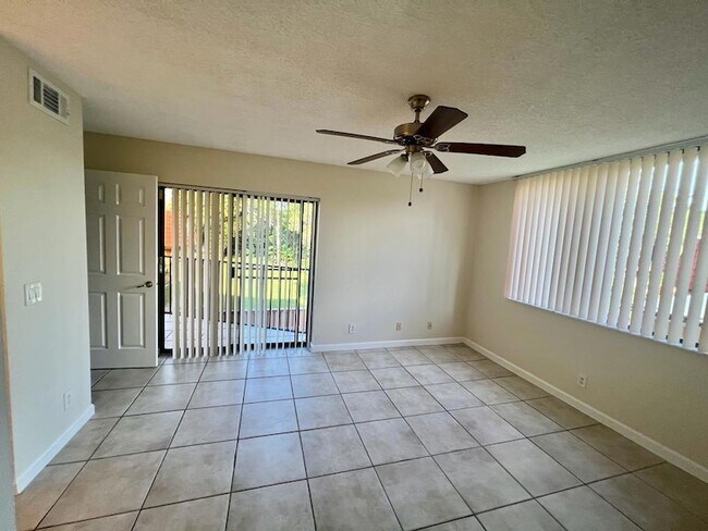 Foto del edificio - 8099 Severn Dr