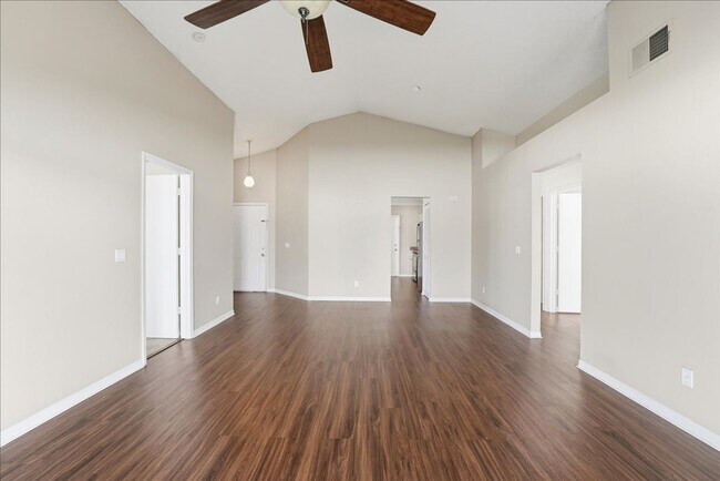 Foto del edificio - 938 River Wind Ave