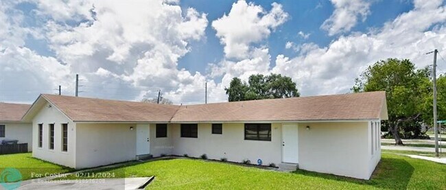 Building Photo - 207 N 59th Ave