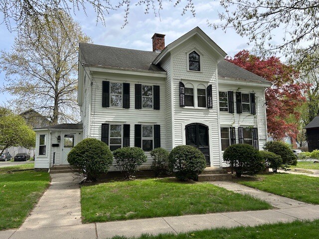 Building Photo - 108 Broad St