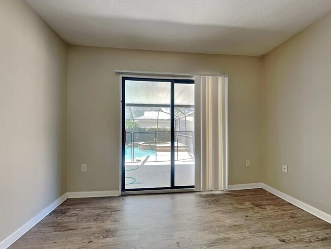 Building Photo - 702 Lakemont Dr