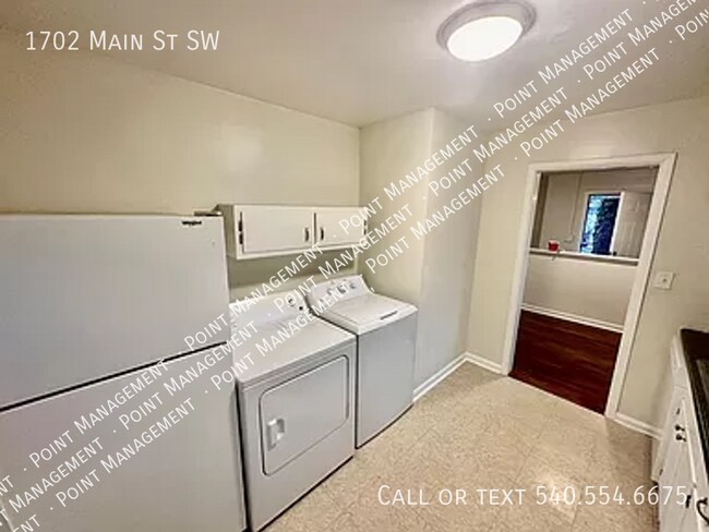Building Photo - 3 bed 1 Bath in a Great Location!