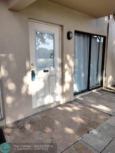 Building Photo - 10938 Royal Palm Blvd