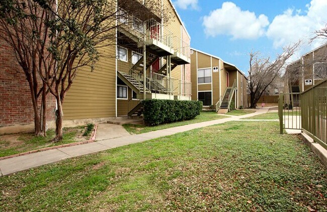 Foto del edificio - 8001 Gessner Dr