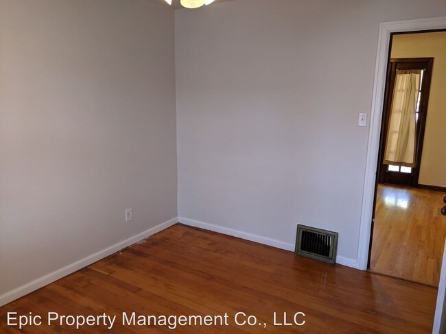 Building Photo - 237 D St E