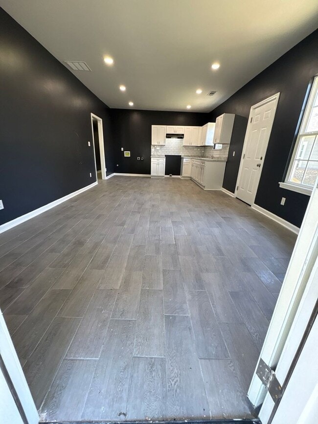 Photo - Beautiful 4-bedroom 2 bath home - Open To Section 8