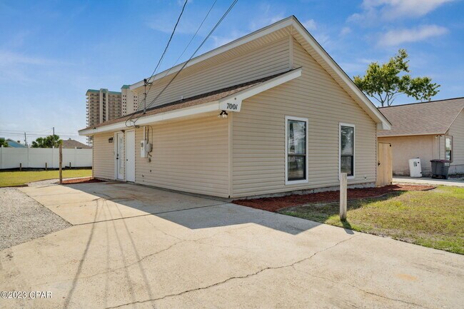 Foto del edificio - 7001 Sunset Ave