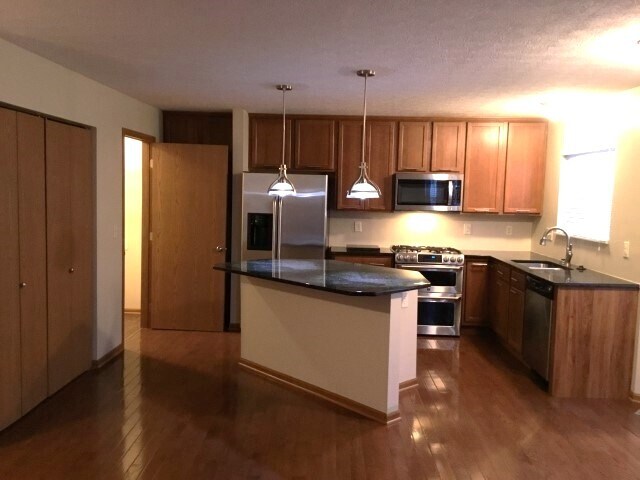 Foto del edificio - 180 Shaleridge Dr