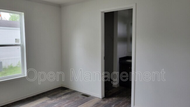 Foto del edificio - 900 N Curry Pike