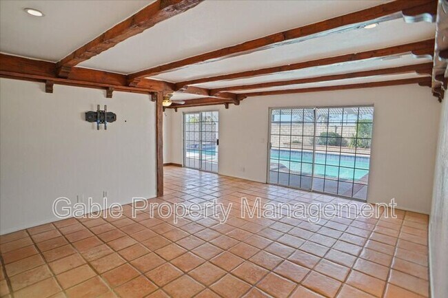 Foto del edificio - 28015 Glasser Ave