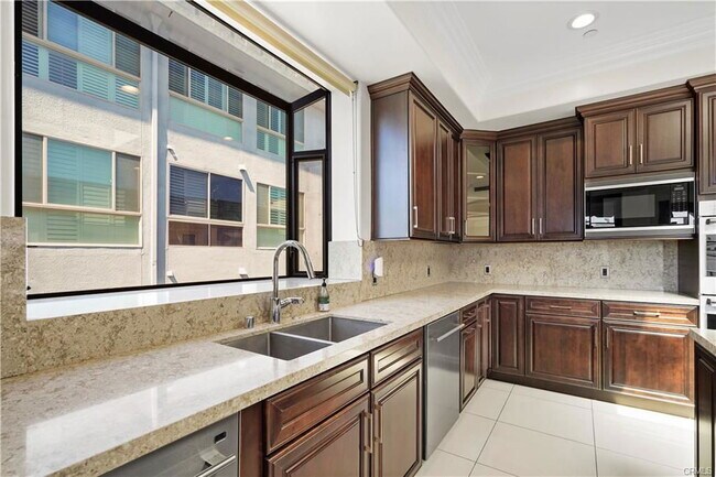 Foto del edificio - 462 S Maple Dr