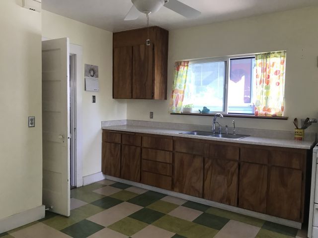 Foto del edificio - 3011 E 29th St