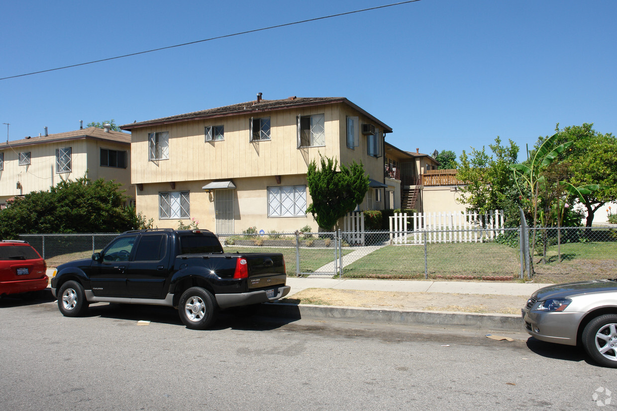 Primary Photo - 7021 Fulton Ave