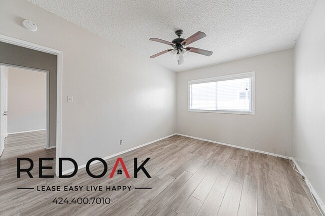 Building Photo - 2030 E Whiting Ave