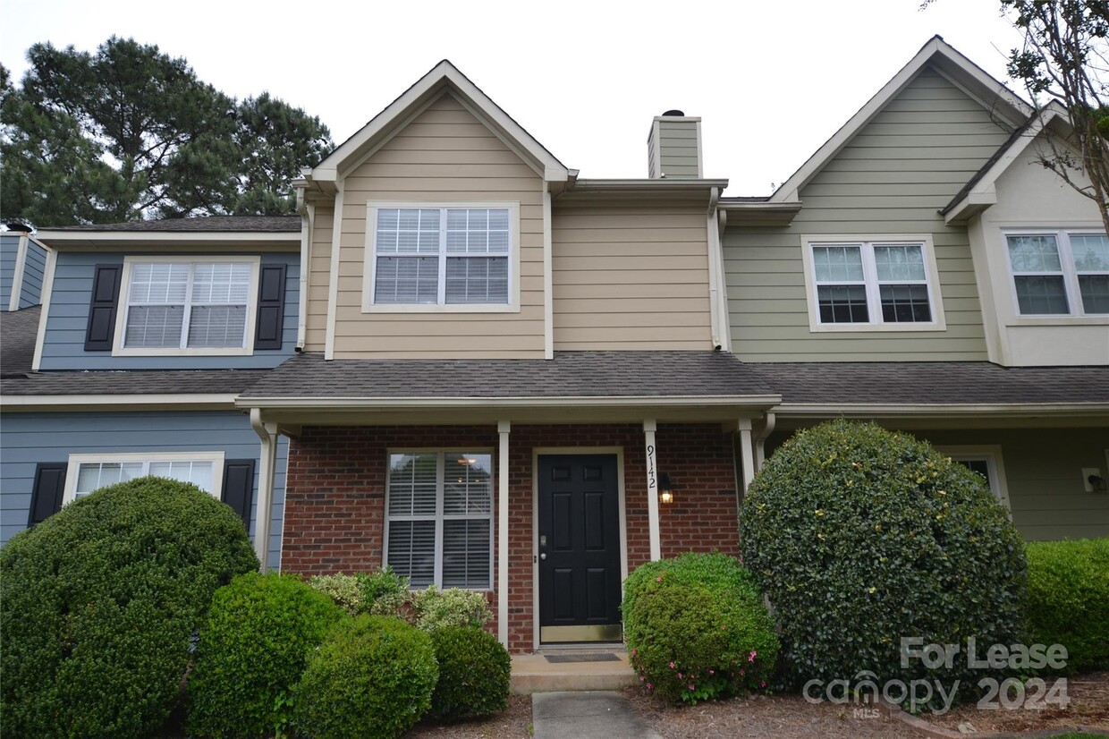 Foto principal - 9142 4 Mile Creek Rd