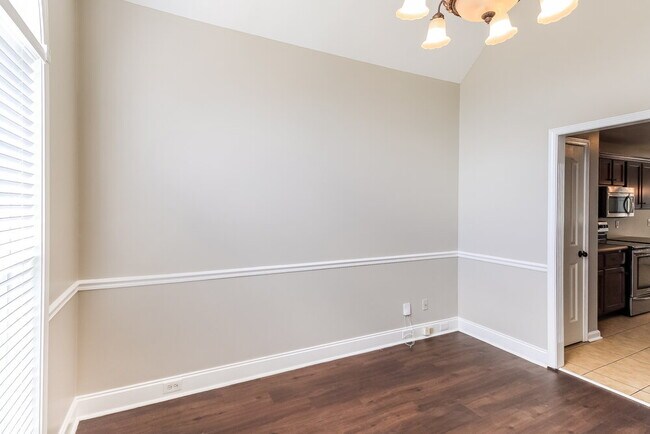 Building Photo - 3418 Leslie Ln