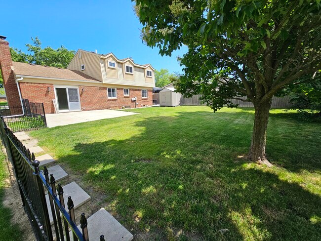 Foto del edificio - 43921 Arlington Rd