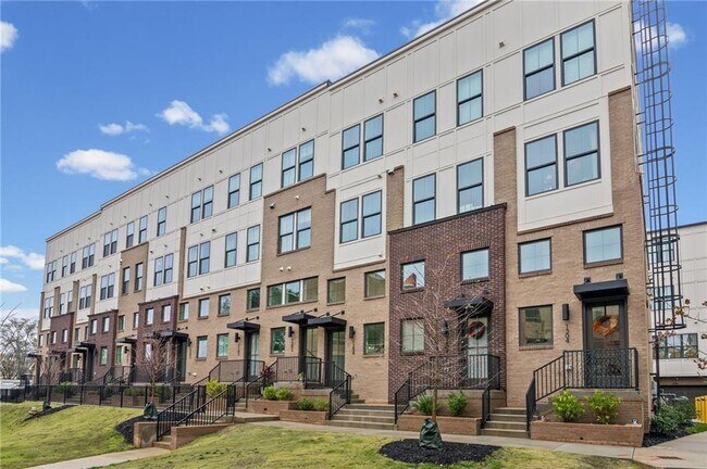 Building Photo - 201 New St