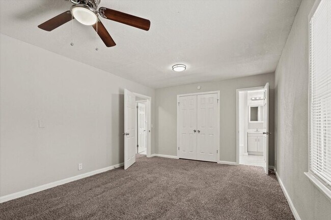 Foto del edificio - 7704 E 103rd Terrace