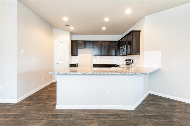 Building Photo - 121 Lullaby Dr