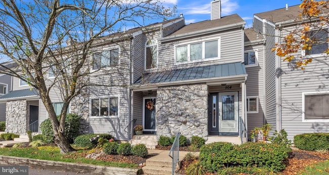 Building Photo - 504 Chanticleer