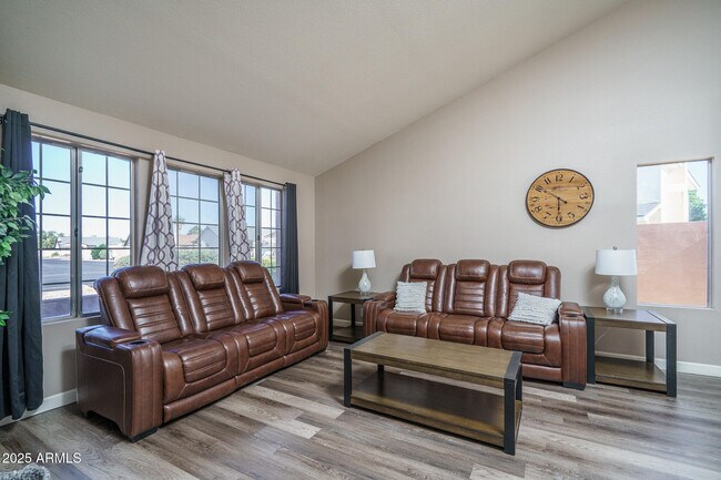 Foto del edificio - 6615 N 89th Ave