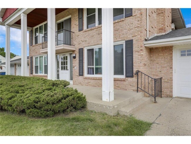 Building Photo - 4000 Mavelle Dr