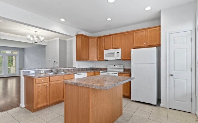 Foto del edificio - 205 Monroe Point Dr
