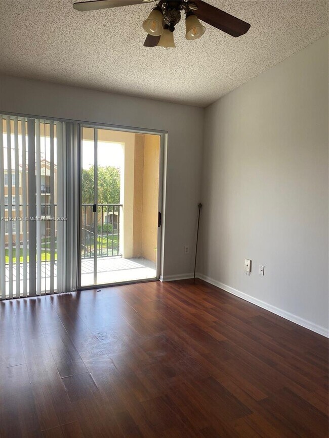 Foto del edificio - 8010 N Nob Hill Rd