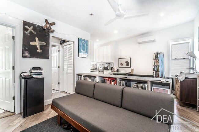 Building Photo - 679 6th Ave