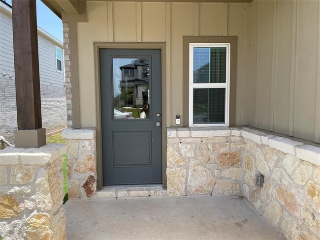 Building Photo - 173 Golden Bell Wy