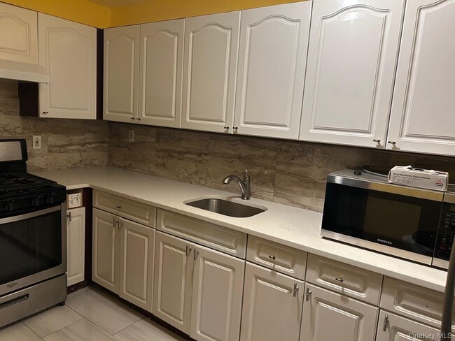 Building Photo - 145-19 220th St