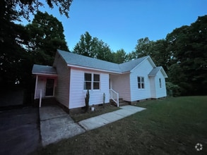 Building Photo - 421 Danielle Dr