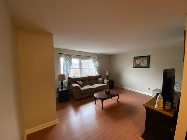 Living Room - 732 E St Charles Rd